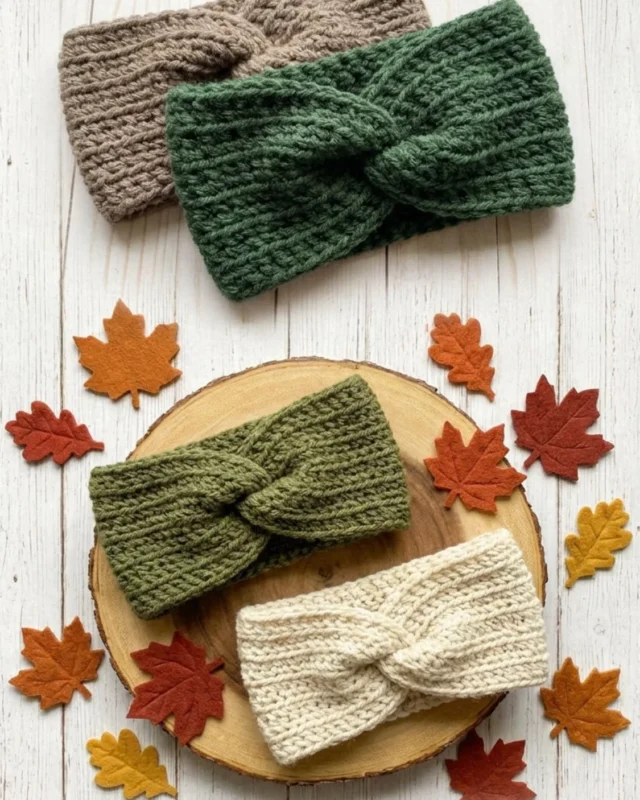 Cozy crochet ear warmer pattern for fall and winter headband